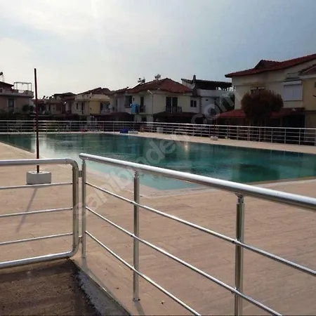 Sahibinden Site Icerisinde Denize 350m Olimpik Yuzme Havuzlu Villa Guzelcamli